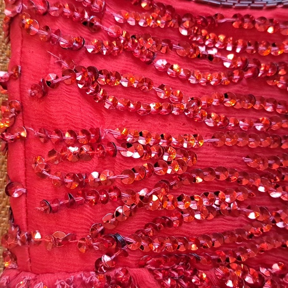 Vintage 80's Mark and John 100% silk beaded party dress in vintage size large. - Picture 8 of 8